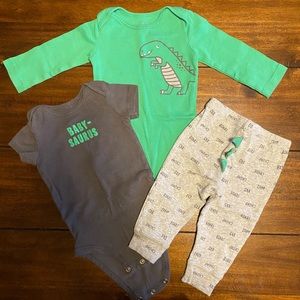 Carter’s dino set